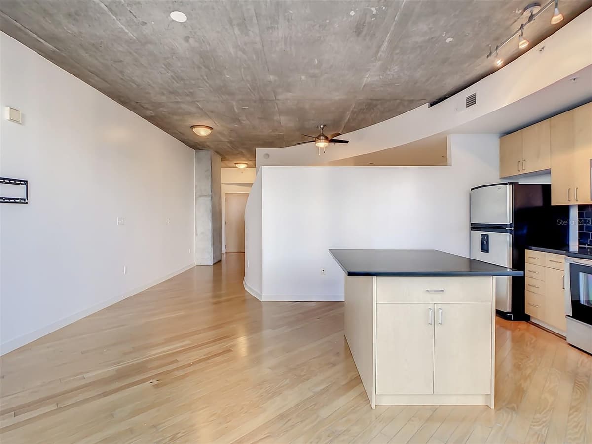 155 COURT AVENUE — photo 20 of 35