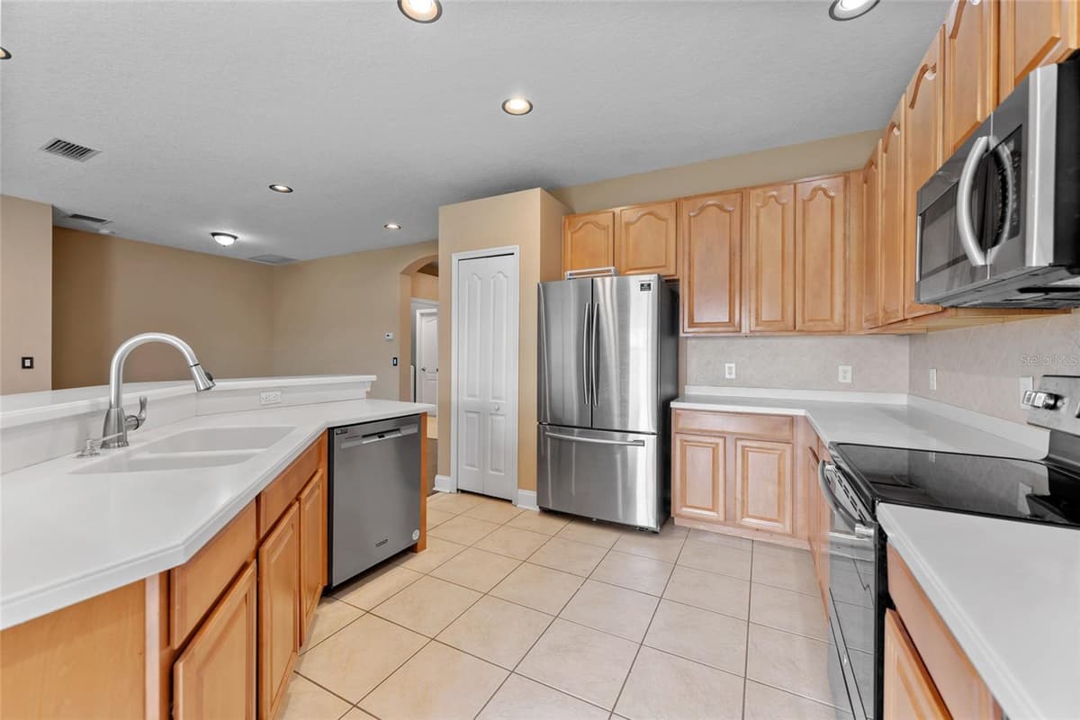 901 PARKER DEN DRIVE — photo 11 of 44