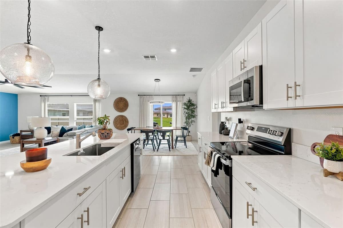 15173 RAINBOW QUARTZ STREET — photo 10 of 41