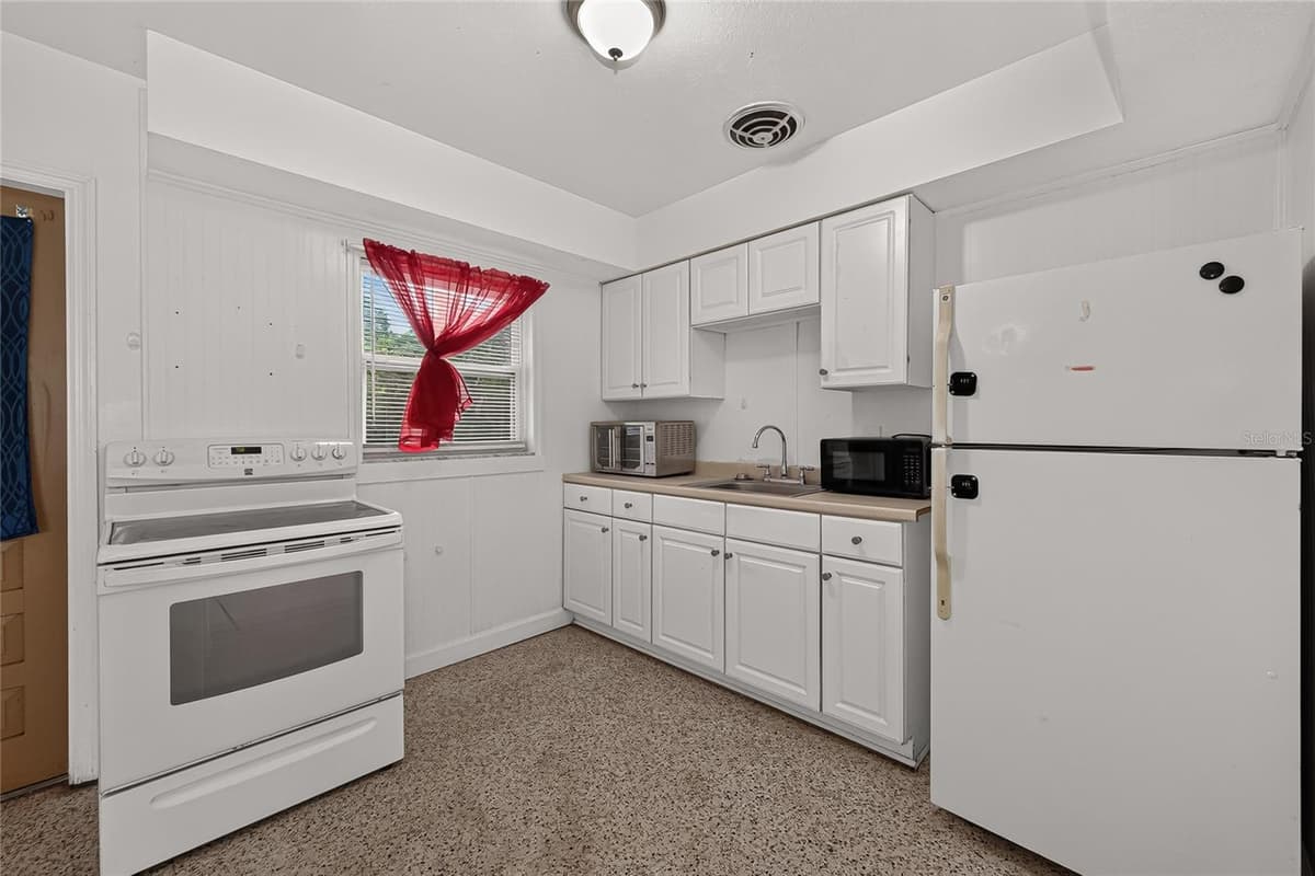 708 PARSONS AVENUE — photo 18 of 52