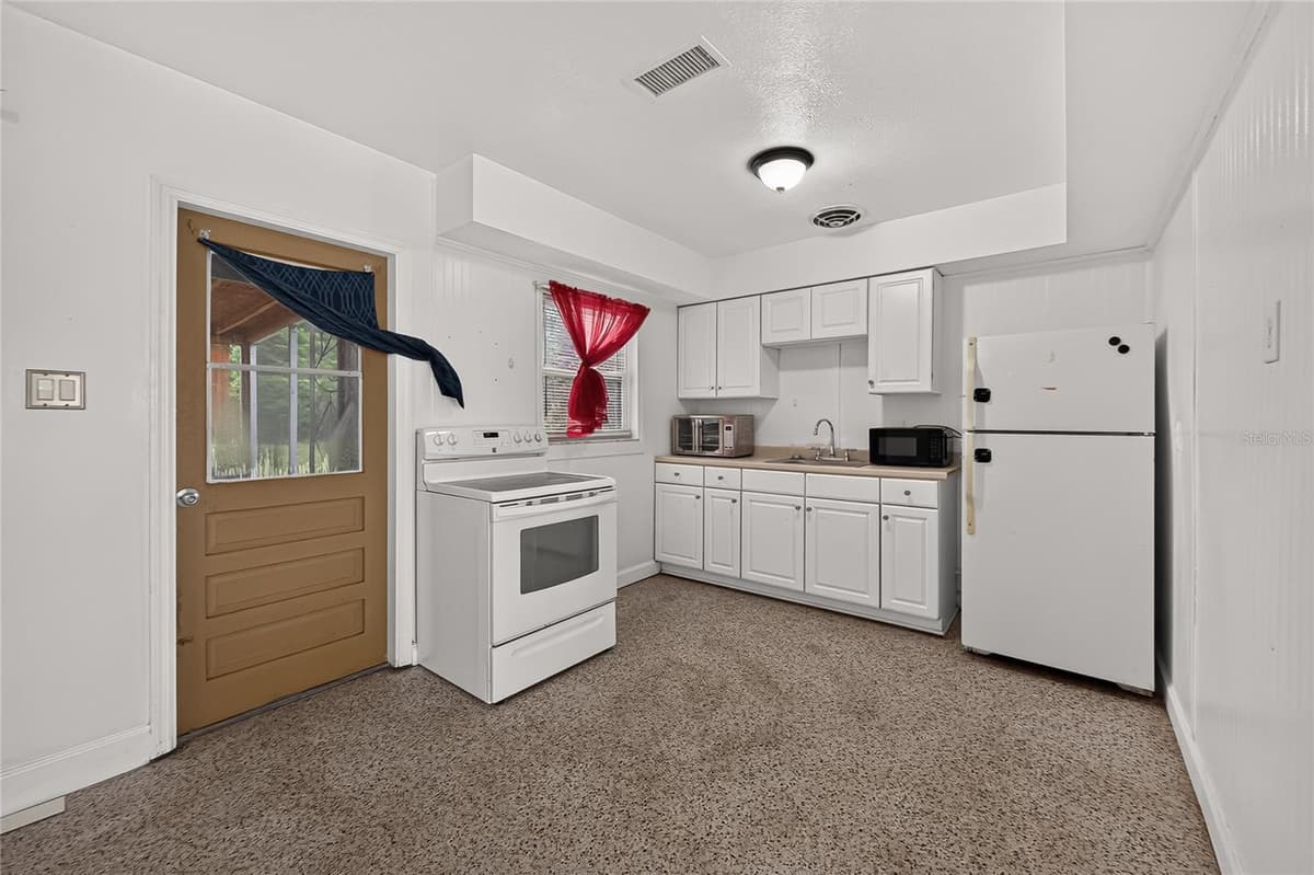 708 PARSONS AVENUE — photo 16 of 52
