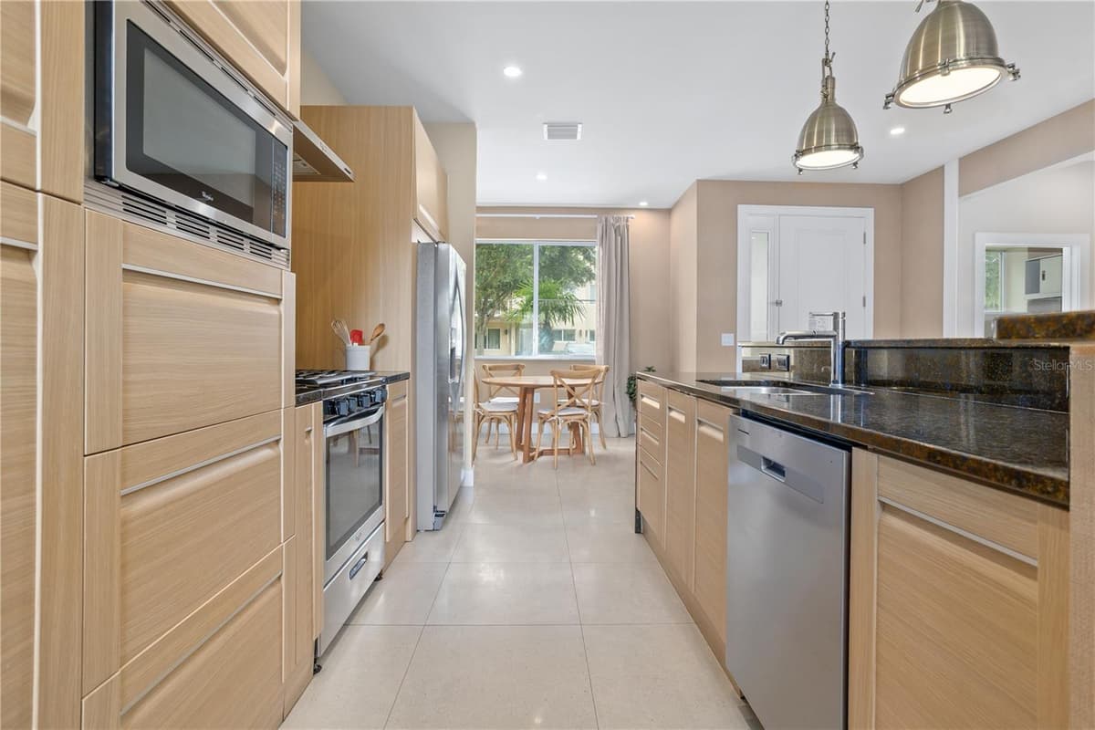 7628 RECIFE DRIVE — photo 11 of 67