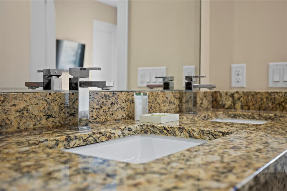 7628 RECIFE DRIVE — photo 33 of 67
