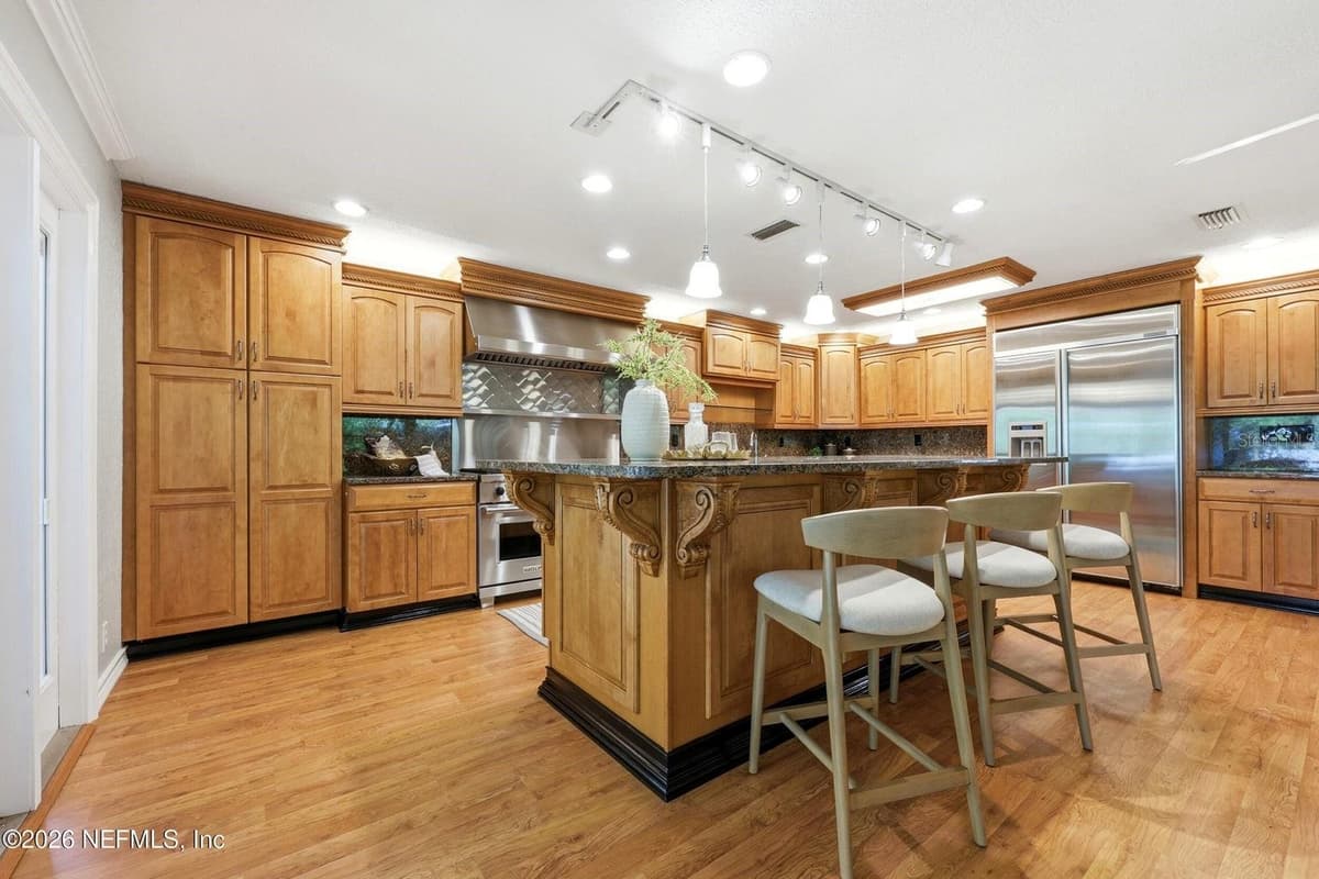 7932 BREEZY POINT ROAD — photo 4 of 84