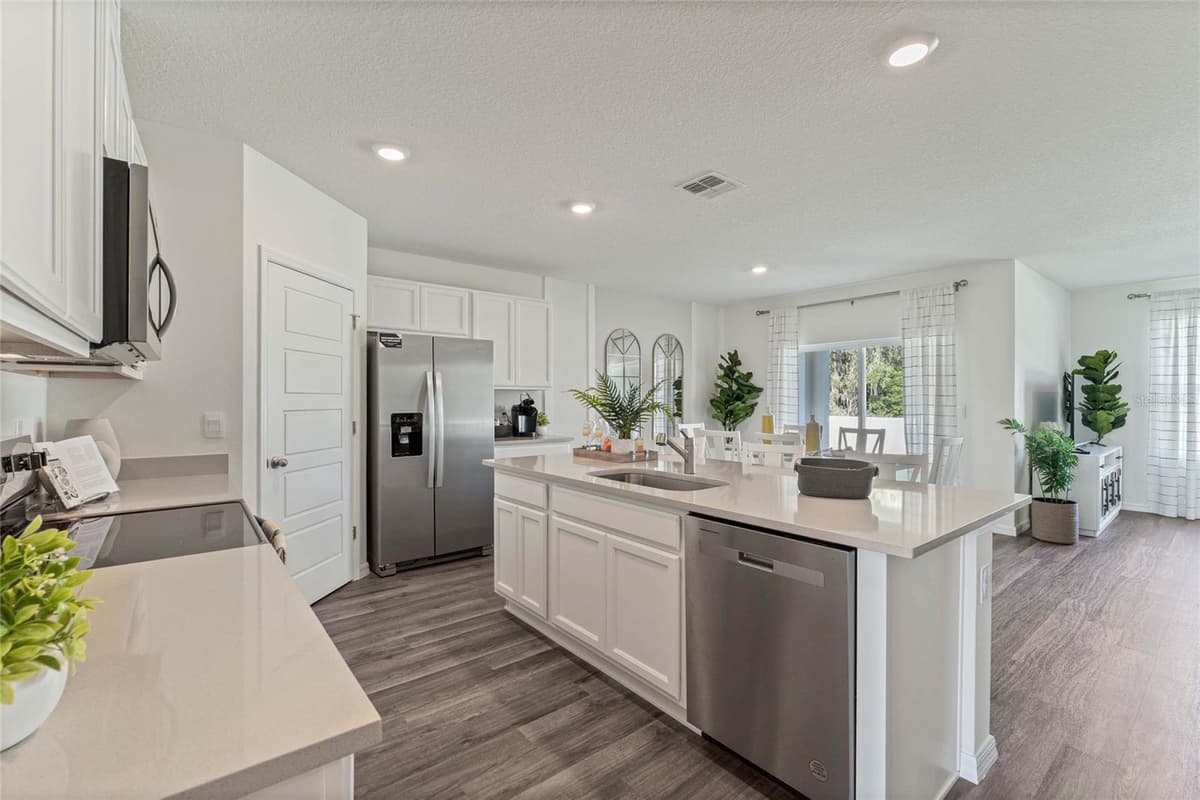2759 ADELINE AVENUE — photo 5 of 38