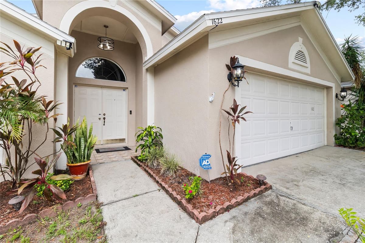 1622 HULETT DRIVE — photo 4 of 38