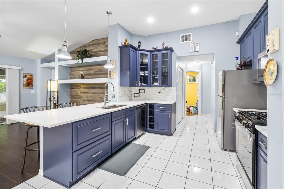 1622 HULETT DRIVE — photo 8 of 38