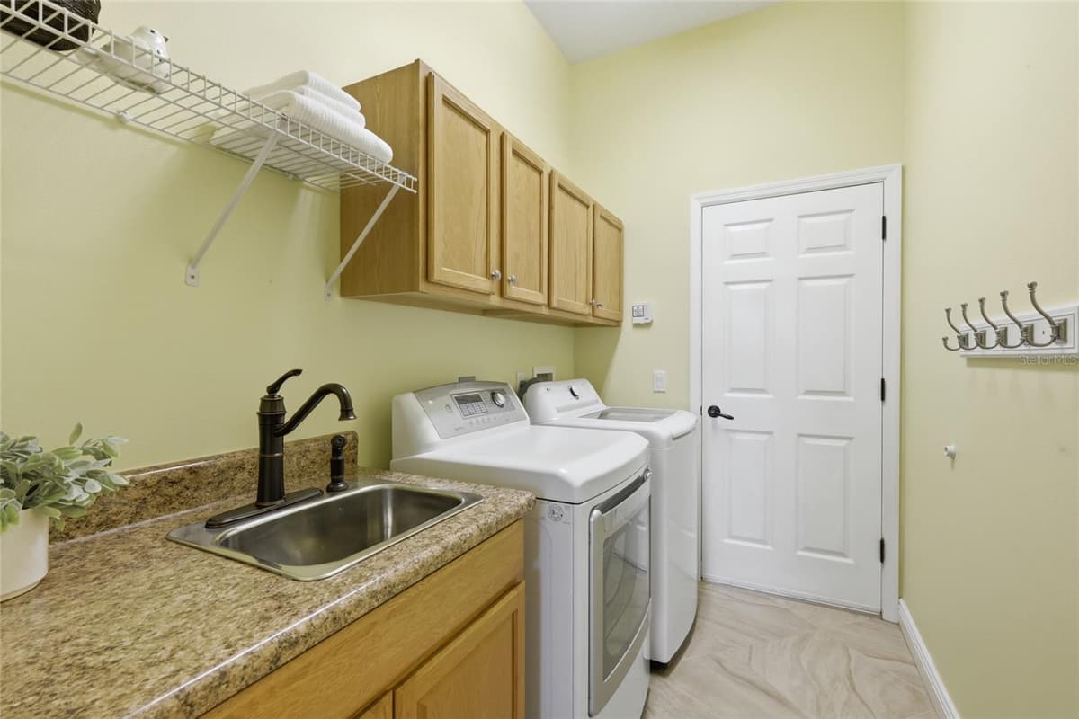 23327 RED ROBIN PLACE — photo 37 of 72