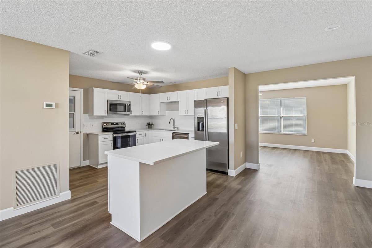 2609 PRIVADA DRIVE — photo 10 of 30