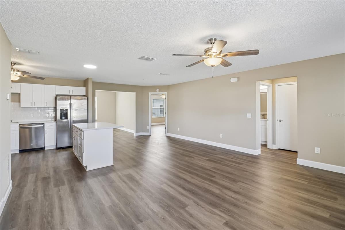 2609 PRIVADA DRIVE — photo 8 of 30