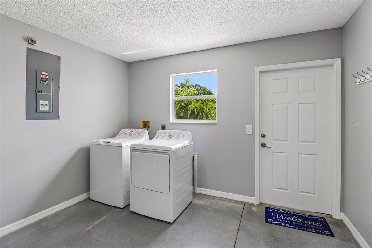2609 PRIVADA DRIVE — photo 25 of 30