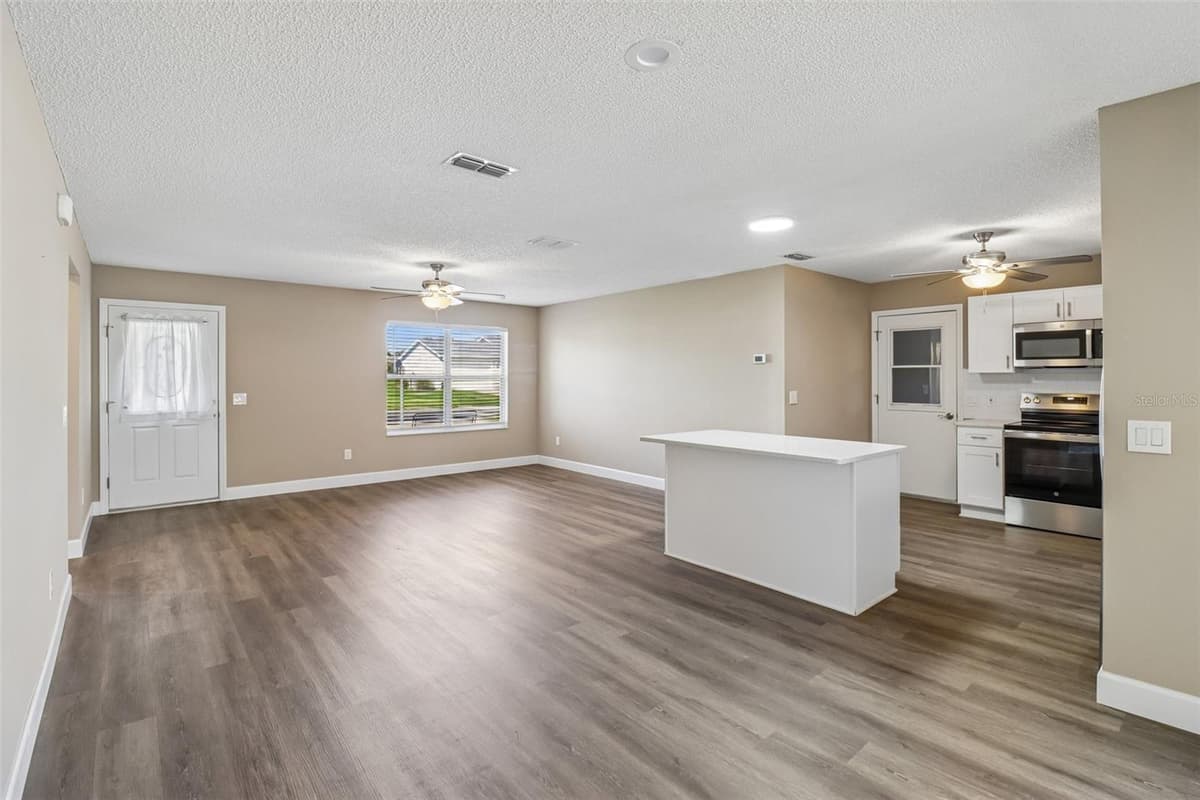 2609 PRIVADA DRIVE — photo 6 of 30