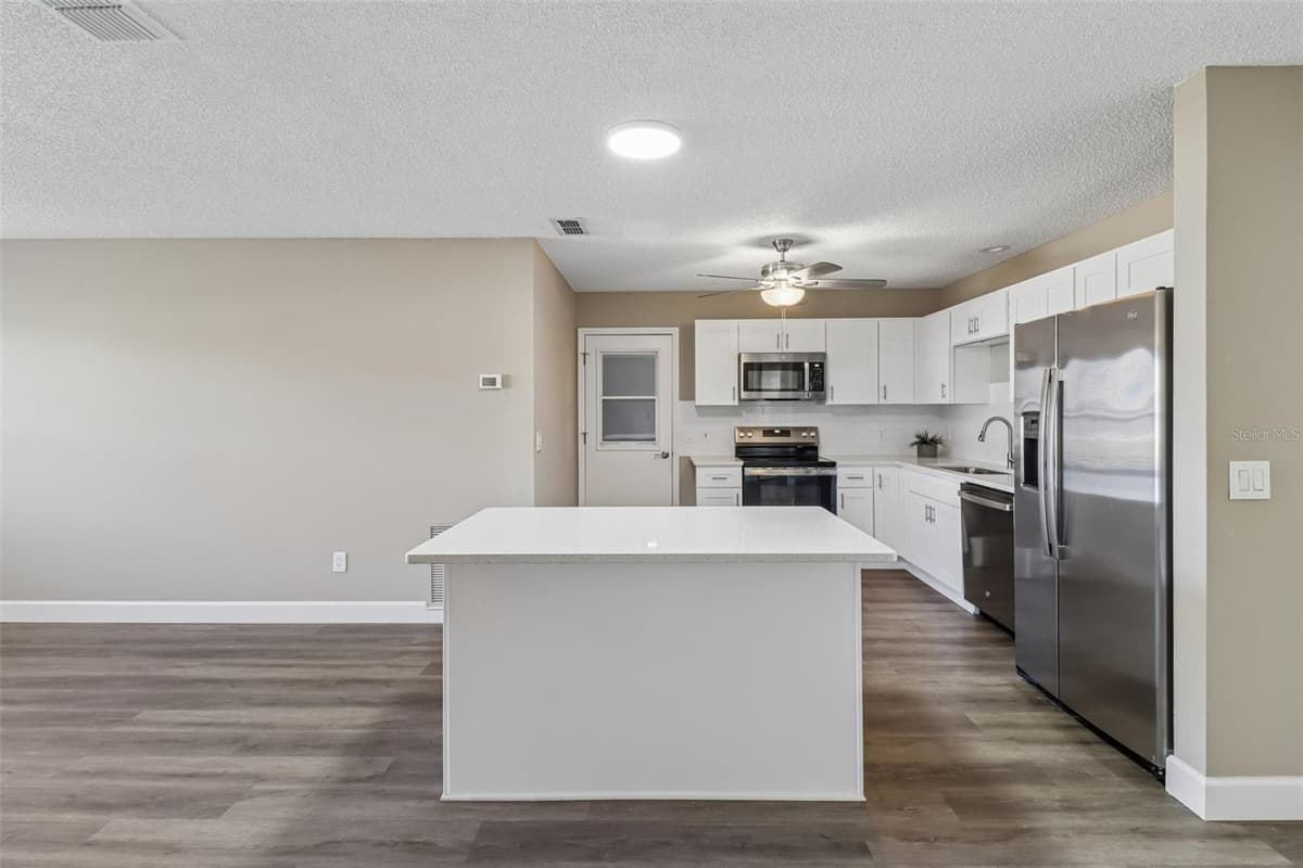 2609 PRIVADA DRIVE — photo 11 of 30