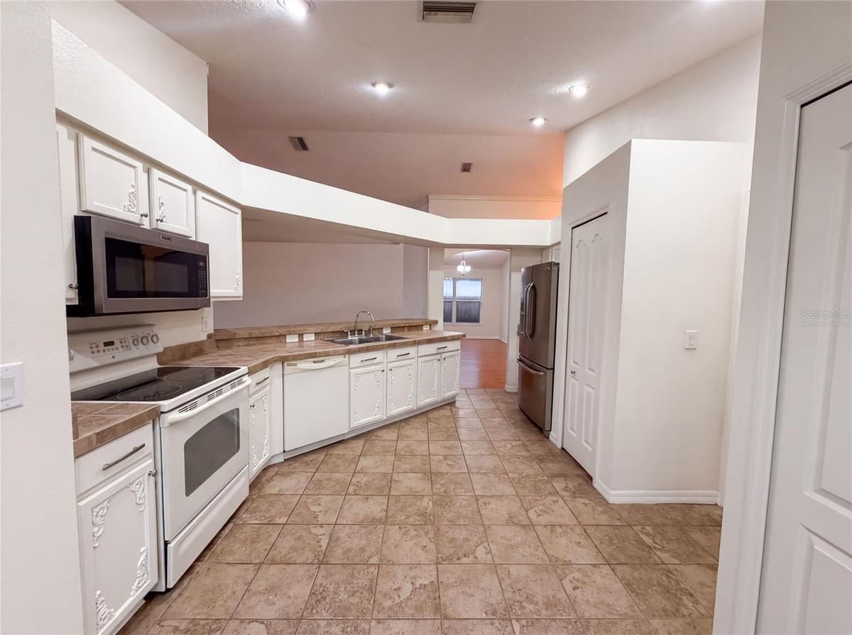 6941 CROWN LAKE DRIVE — photo 2 of 21