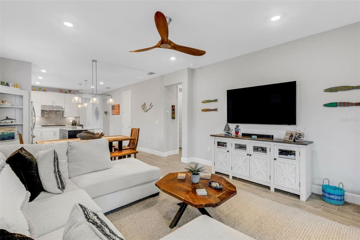 10374 ABACO FALLS DRIVE — photo 12 of 81