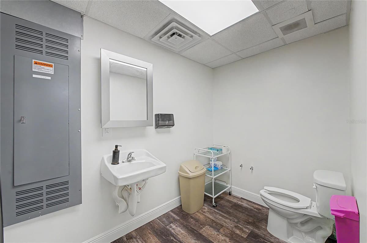 815 HOWARD AVENUE — photo 33 of 55