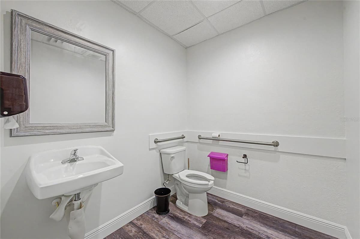815 HOWARD AVENUE — photo 34 of 55