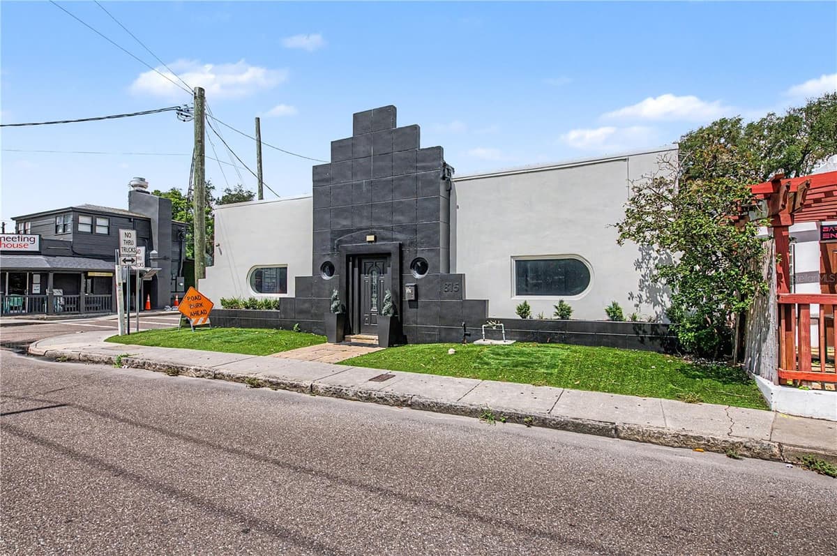 815 HOWARD AVENUE — photo 43 of 55