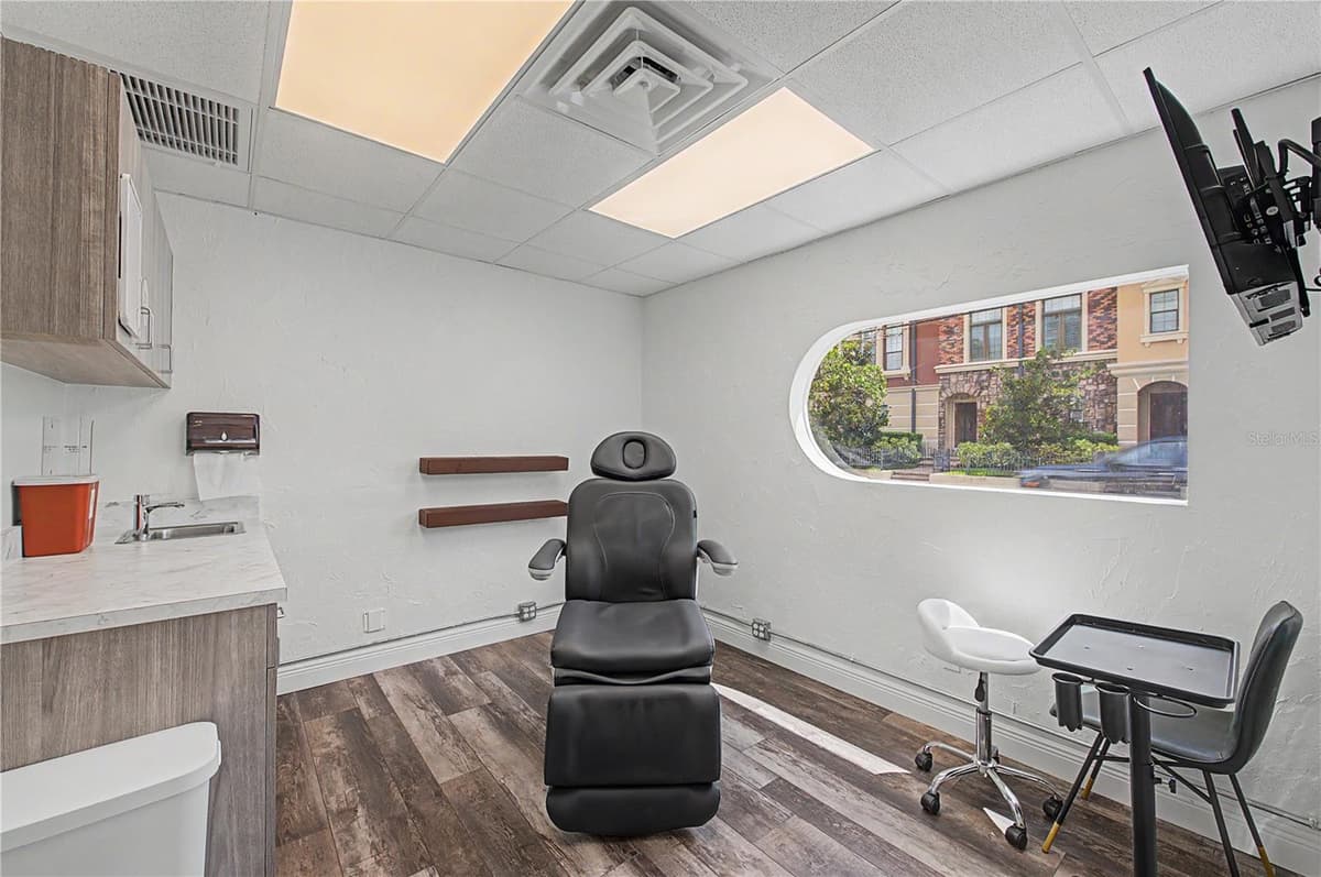 815 HOWARD AVENUE — photo 25 of 55