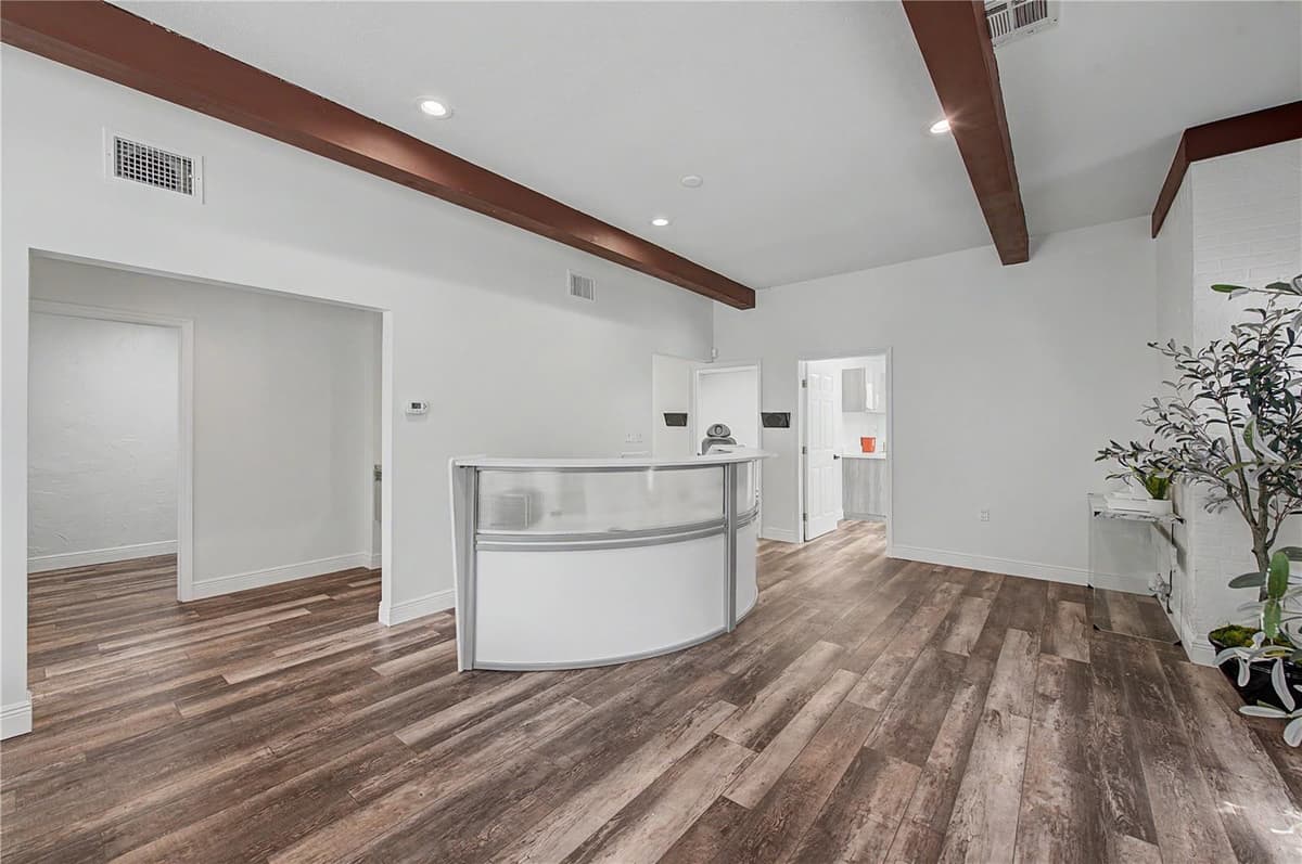 815 HOWARD AVENUE — photo 11 of 55