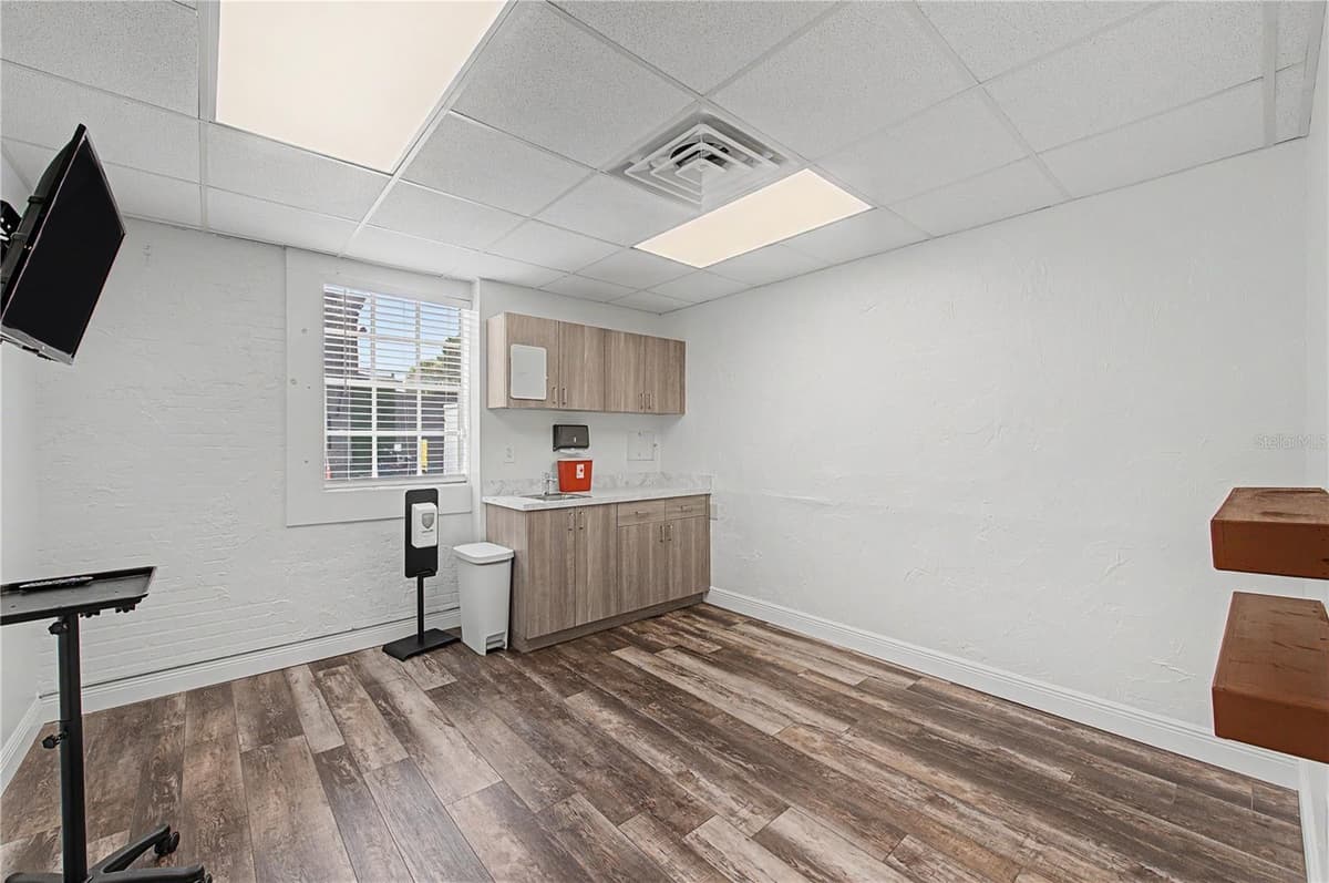815 HOWARD AVENUE — photo 35 of 55