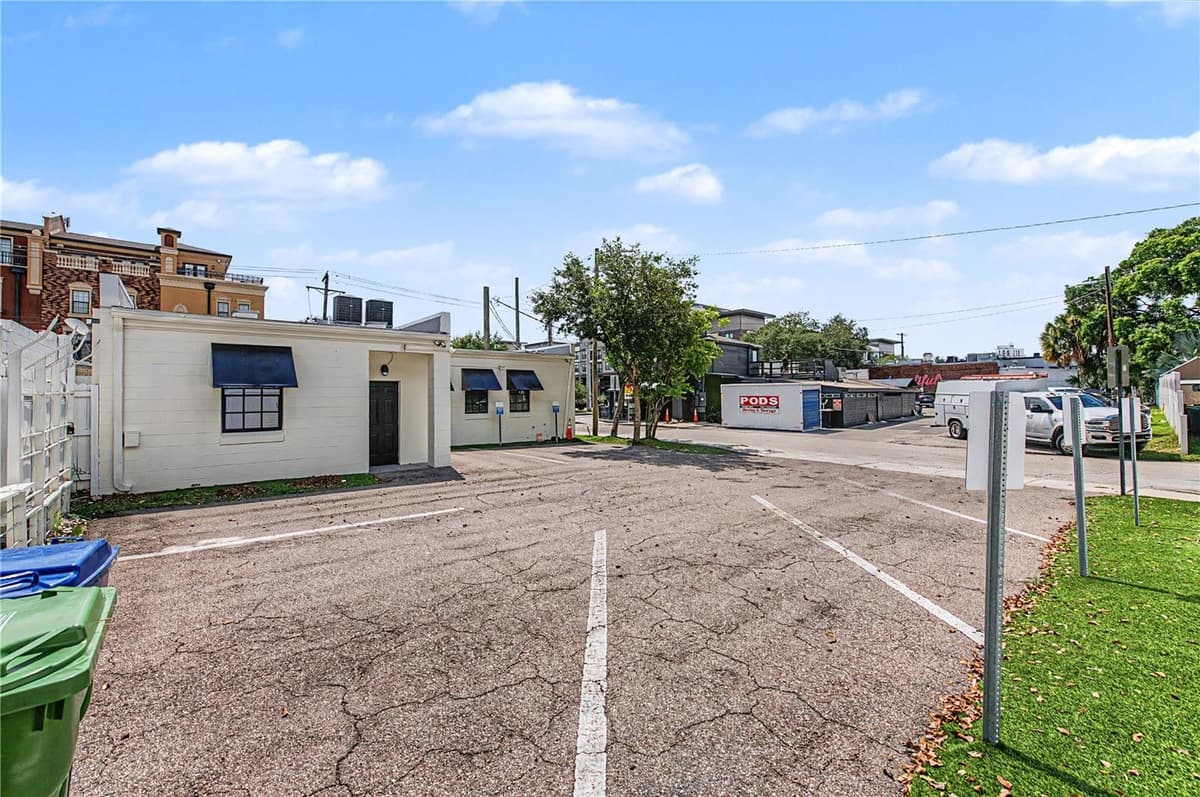 815 HOWARD AVENUE — photo 44 of 55