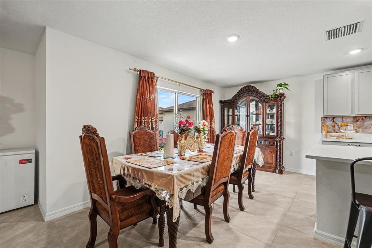 3601 CAPITAL RESERVE DRIVE — photo 7 of 32