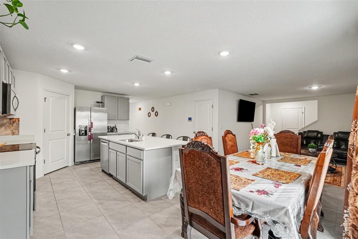 3601 CAPITAL RESERVE DRIVE — photo 9 of 32
