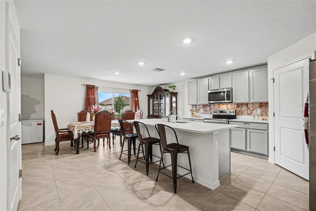3601 CAPITAL RESERVE DRIVE — photo 10 of 32