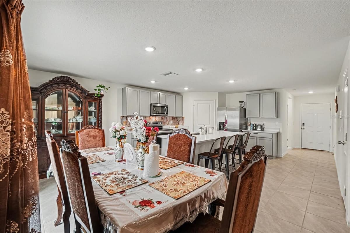 3601 CAPITAL RESERVE DRIVE — photo 8 of 32