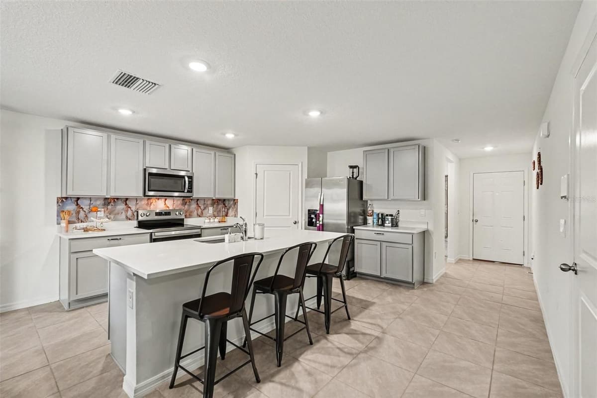 3601 CAPITAL RESERVE DRIVE — photo 11 of 32