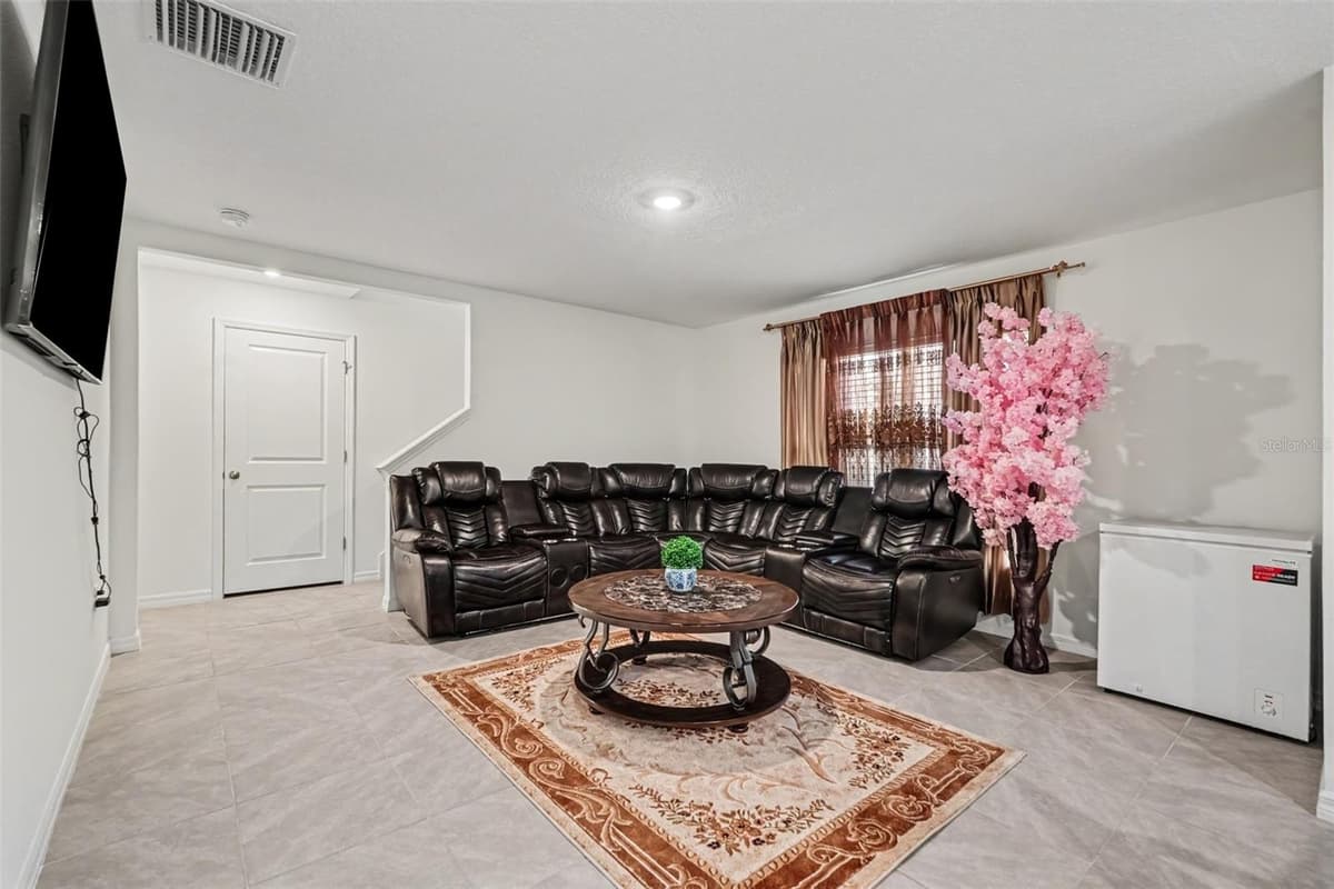3601 CAPITAL RESERVE DRIVE — photo 5 of 32