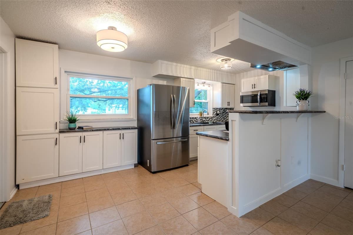 1049 BIRCH BOULEVARD — photo 14 of 30