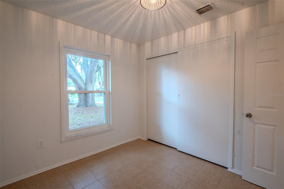 1049 BIRCH BOULEVARD — photo 16 of 30