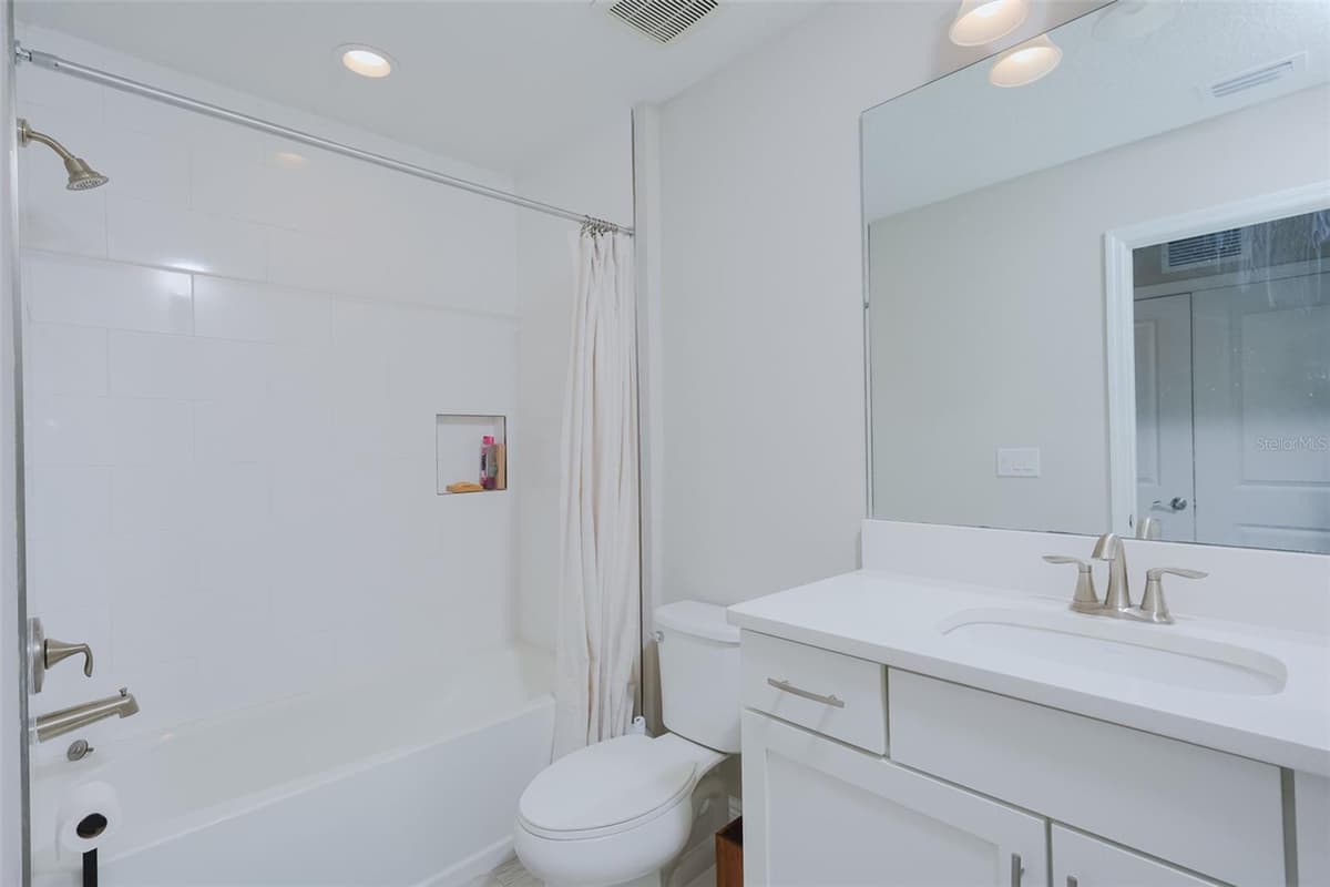 12648 BERGSTROM BAY DRIVE — photo 30 of 48