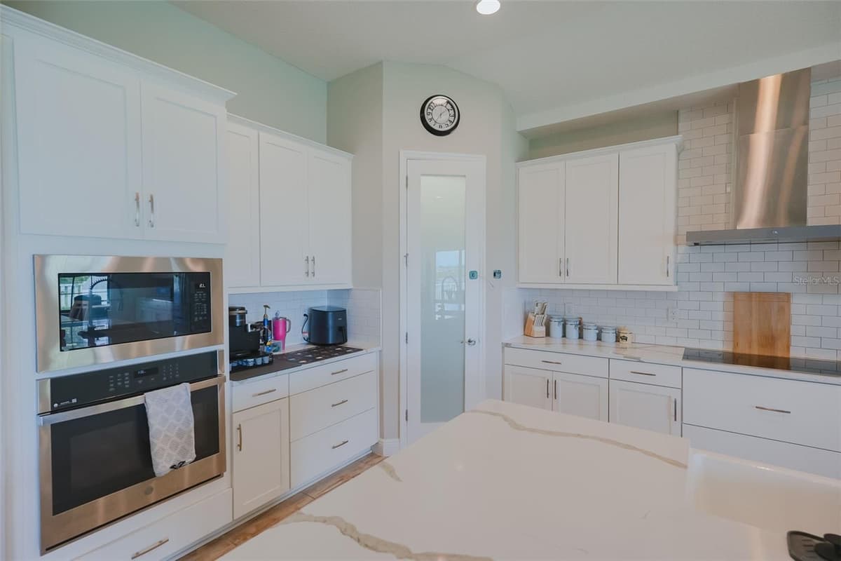12648 BERGSTROM BAY DRIVE — photo 9 of 48