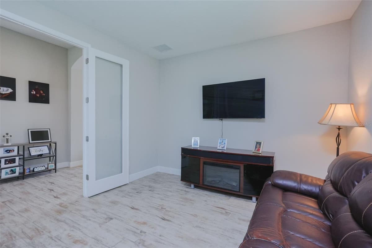 12648 BERGSTROM BAY DRIVE — photo 31 of 48