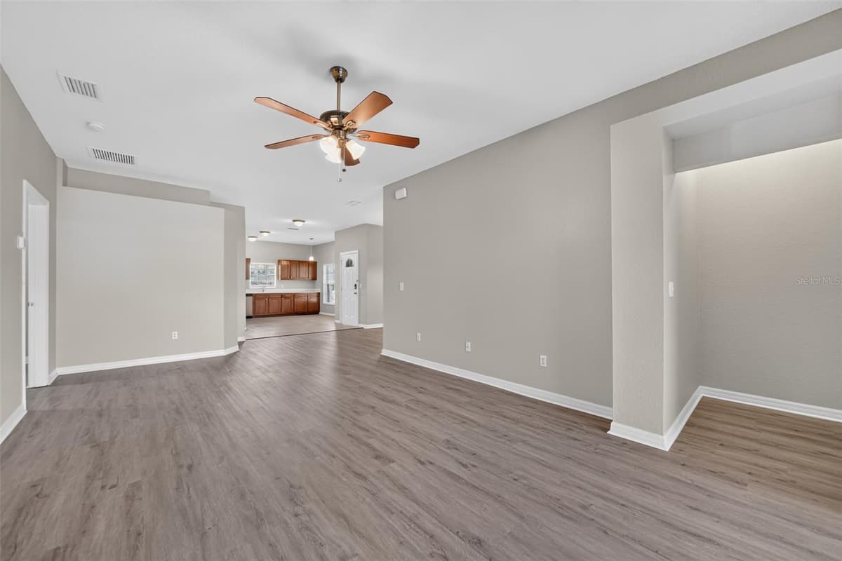 300 WOODLAND STREET — photo 15 of 34