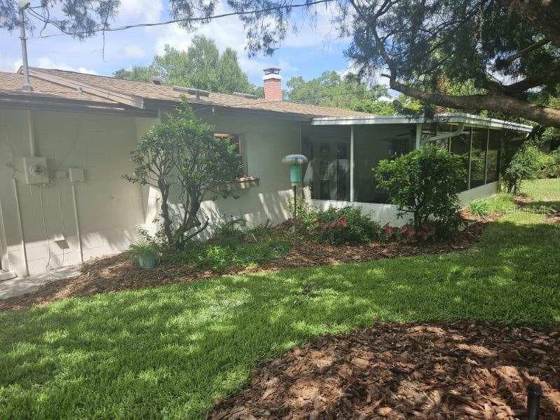 120 LARKWOOD DRIVE — photo 10 of 34