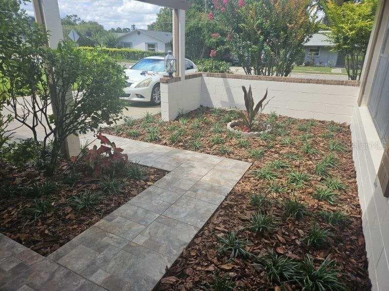 120 LARKWOOD DRIVE — photo 6 of 34