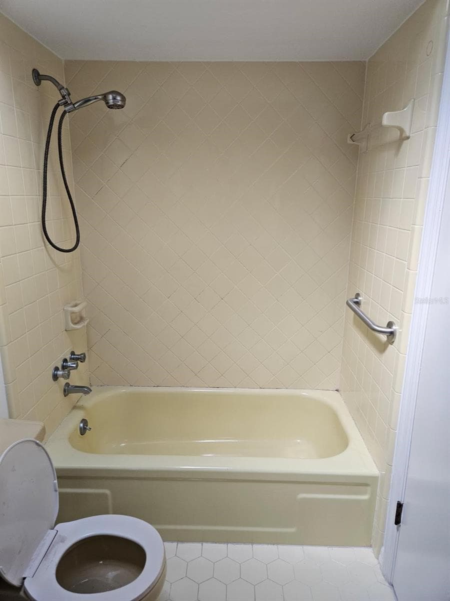 120 LARKWOOD DRIVE — photo 25 of 34