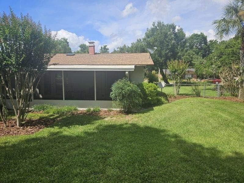 120 LARKWOOD DRIVE — photo 13 of 34