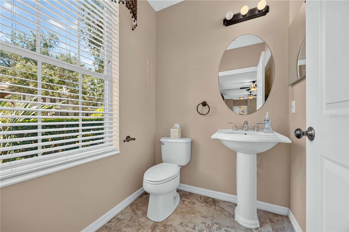 5653 WHITEHEAD STREET — photo 7 of 51