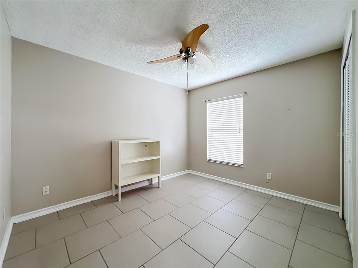 930 RIVECON AVENUE — photo 31 of 40
