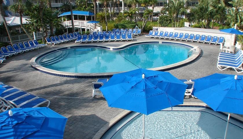5500 GULF BOULEVARD — photo 31 of 43