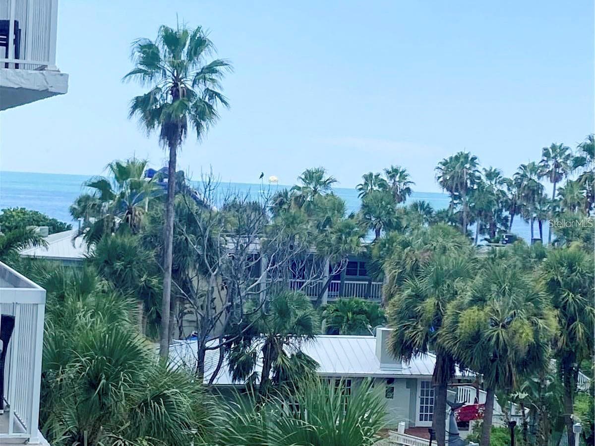 5500 GULF BOULEVARD — photo 8 of 43