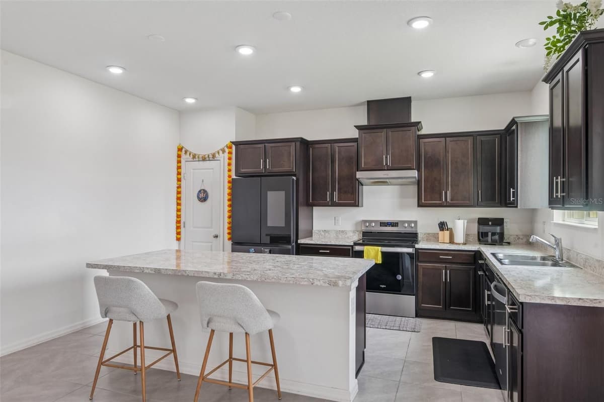 9963 SUNRISE VIEW COURT — photo 13 of 56