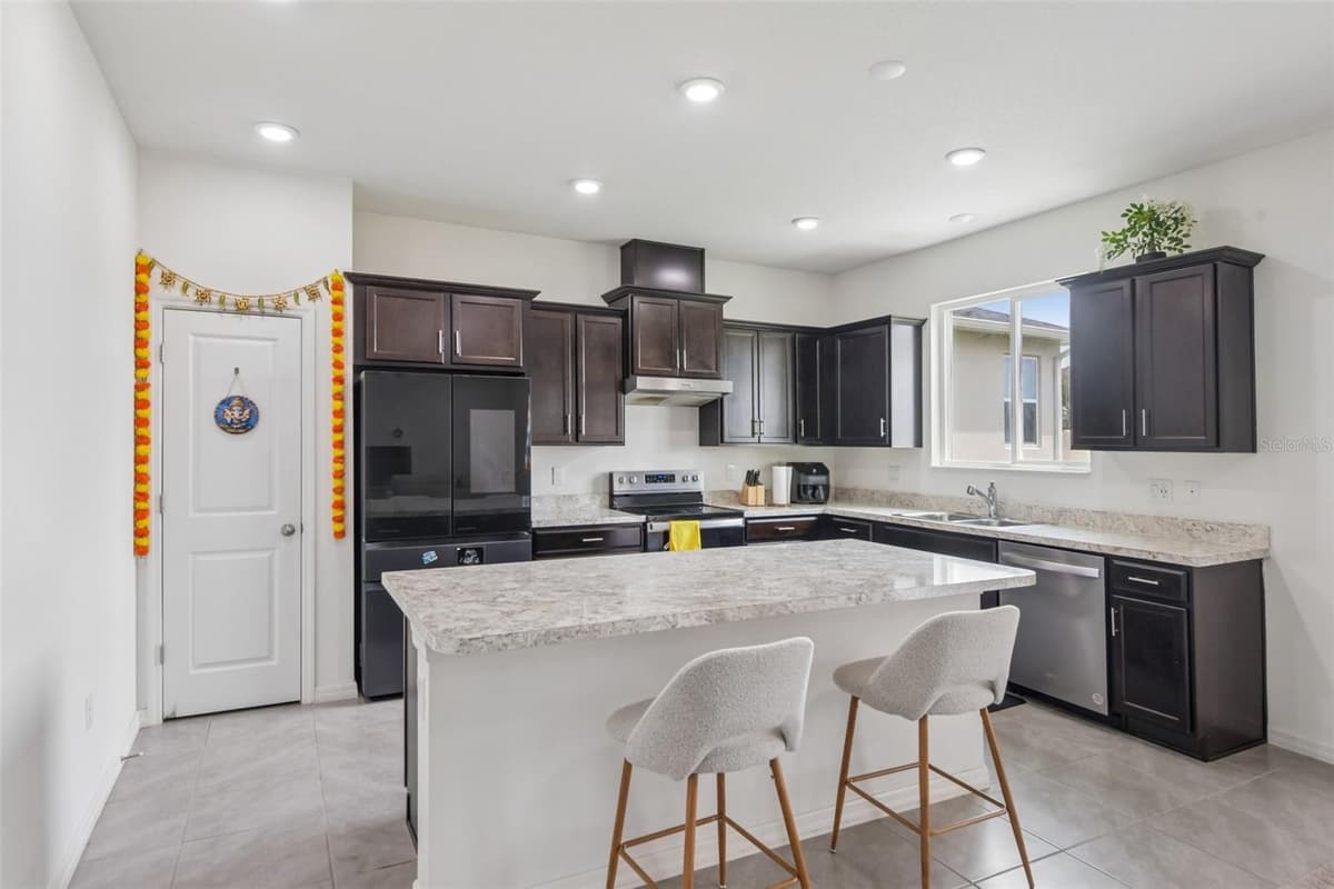 9963 SUNRISE VIEW COURT — photo 11 of 56