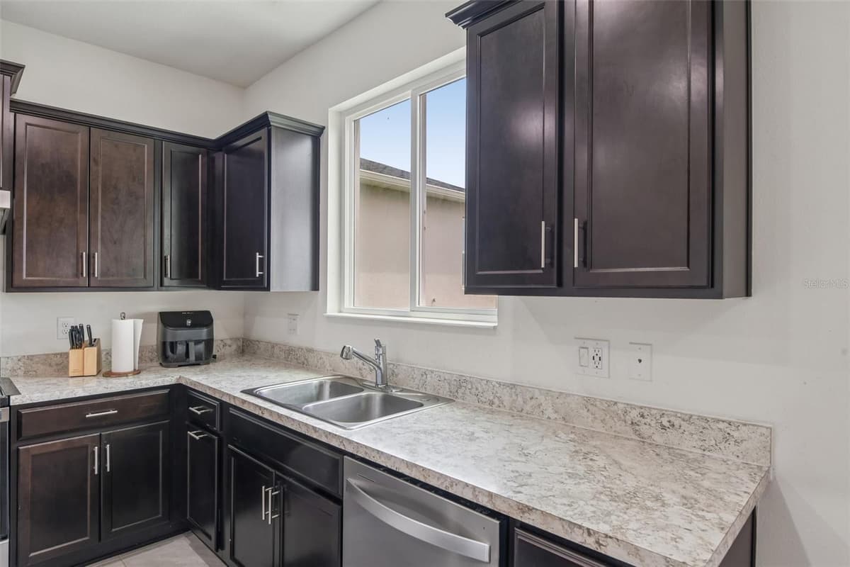 9963 SUNRISE VIEW COURT — photo 15 of 56