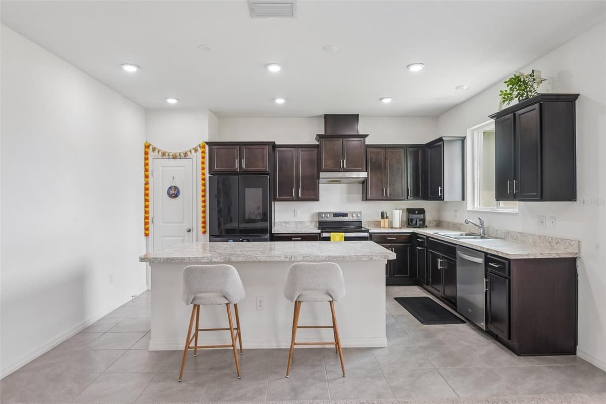9963 SUNRISE VIEW COURT — photo 12 of 56
